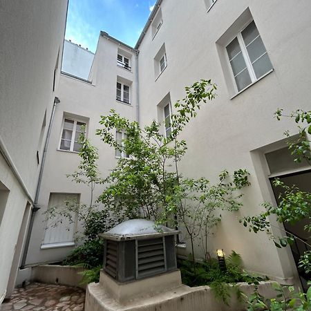 Grand Studio Entierement Renove Au Coeur De Paris Lejlighed Eksteriør billede